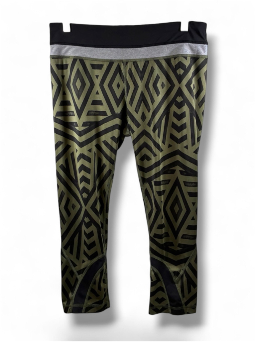 Lululemon Run Inspire Crop II Luxtreme in Chevron Shuffle Fatigue Green Black S